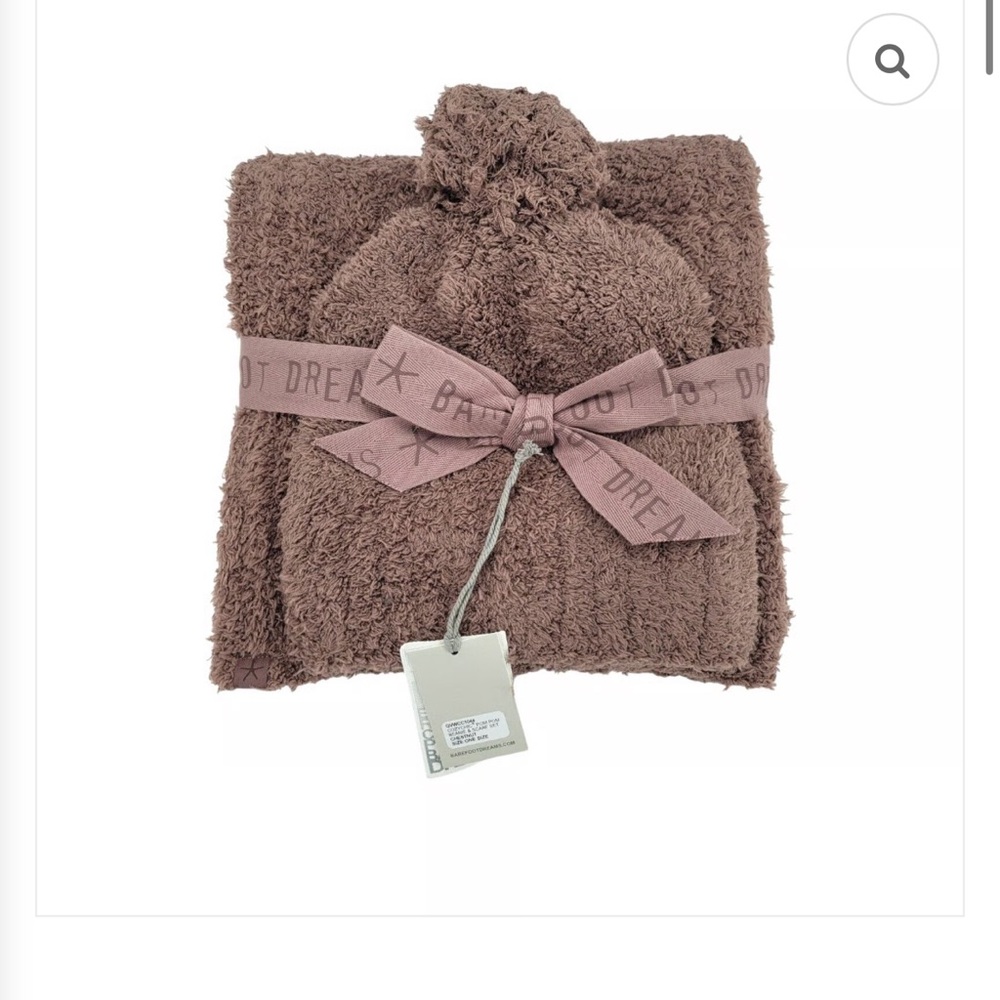 NWT Barefoot‎ Dreams Women’s Cozy Chic Scarf & Hat Set Gift Stocking Stuffer